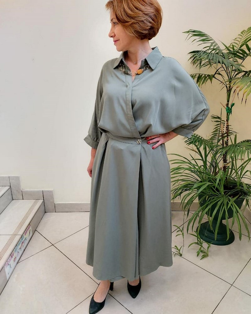 Платья на запах 2026: модные новинки в образах разных стилей