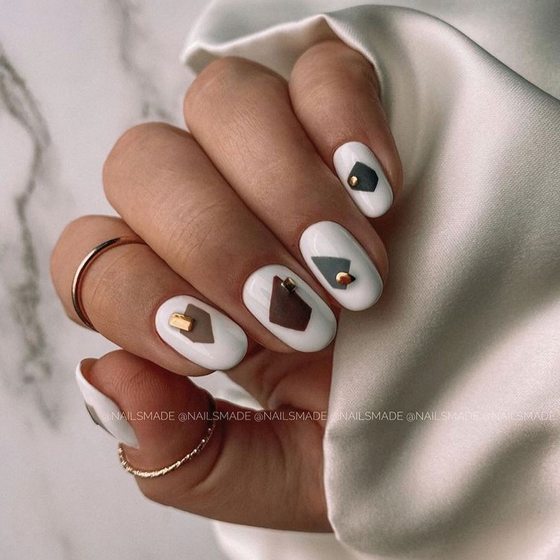 Красивый маникюр сезона осень-зима 2026-2027: фото, новинки, идеи маникюра