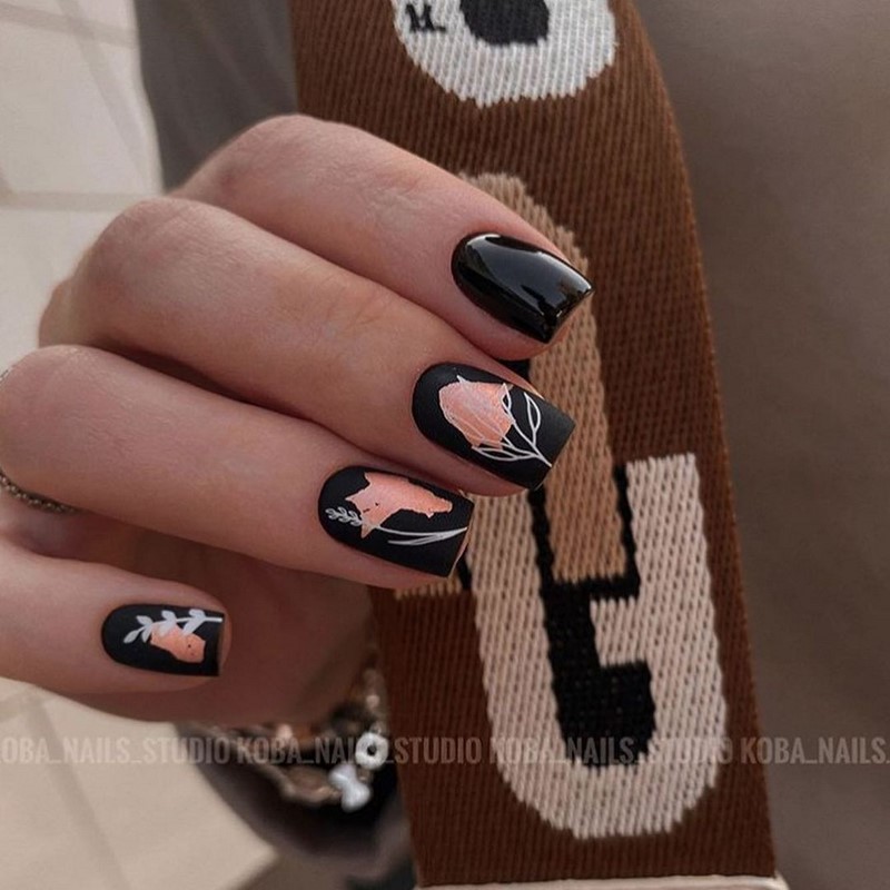 Красивый маникюр сезона осень-зима 2026-2027: фото, новинки, идеи маникюра