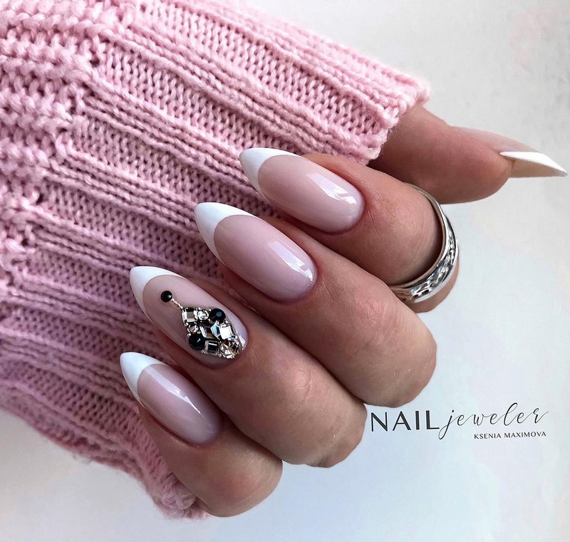 Красивый маникюр сезона осень-зима 2026-2027: фото, новинки, идеи маникюра