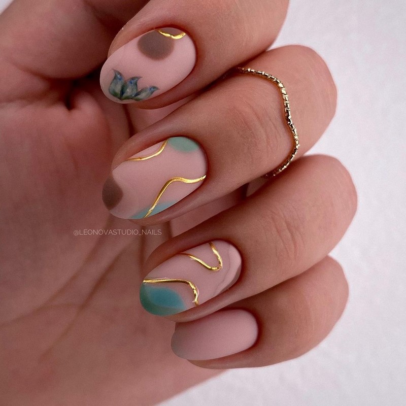 Красивый маникюр сезона осень-зима 2026-2027: фото, новинки, идеи маникюра