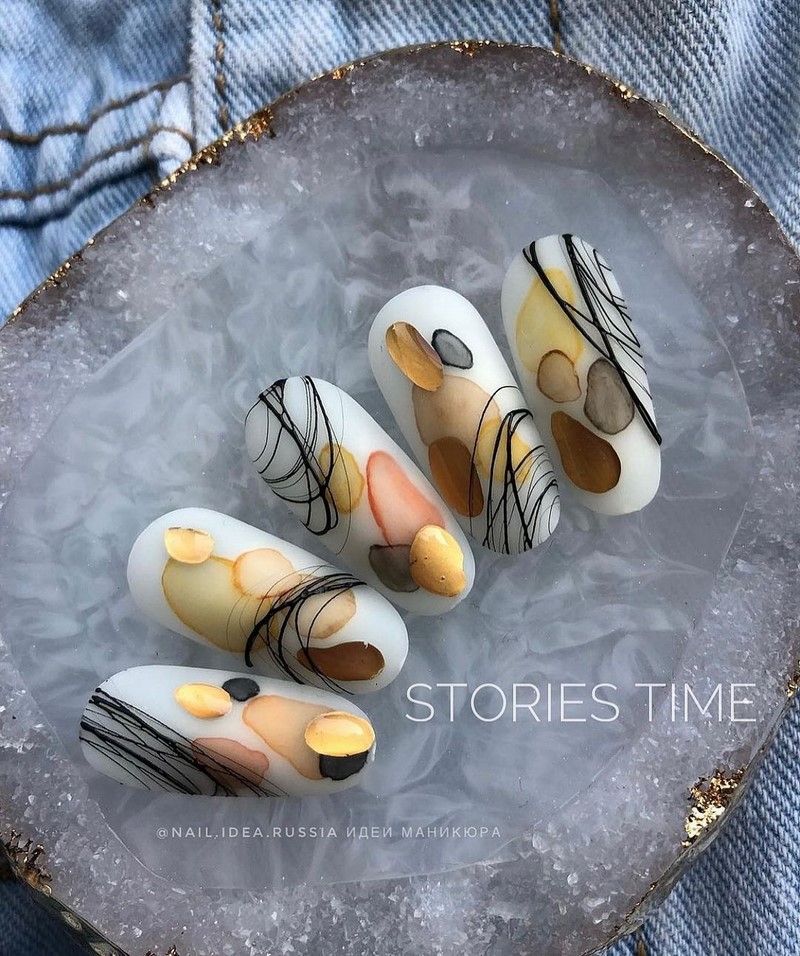 Красивый маникюр сезона осень-зима 2026-2027: фото, новинки, идеи маникюра