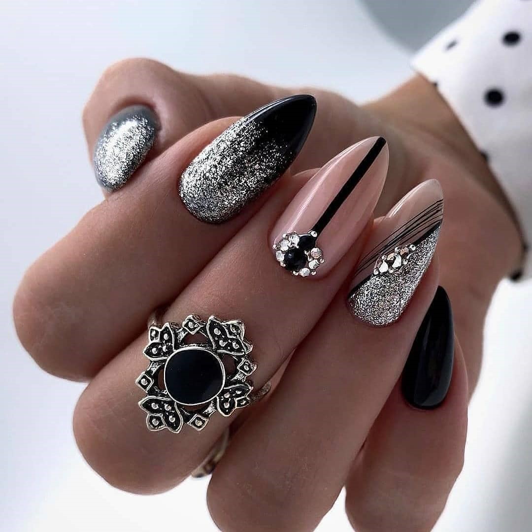 Маникюр зима 2026-2027: фото-новинки зимнего дизайна