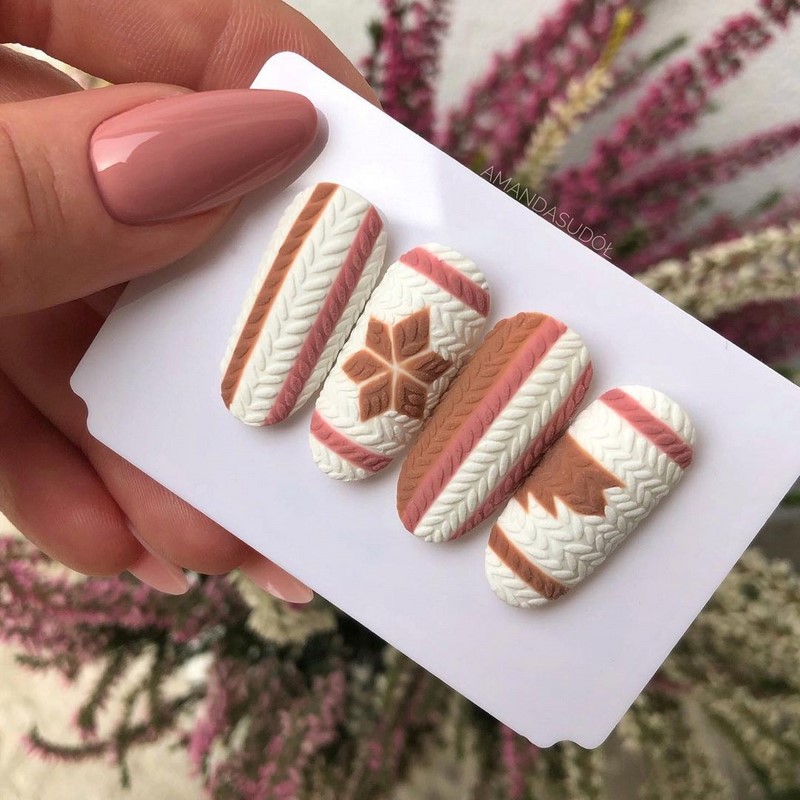 Маникюр зима 2026-2027: фото-новинки зимнего дизайна