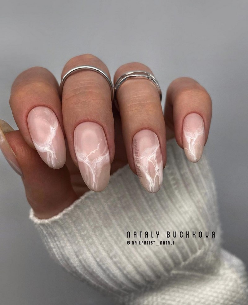 Маникюр зима 2026-2027: фото-новинки зимнего дизайна