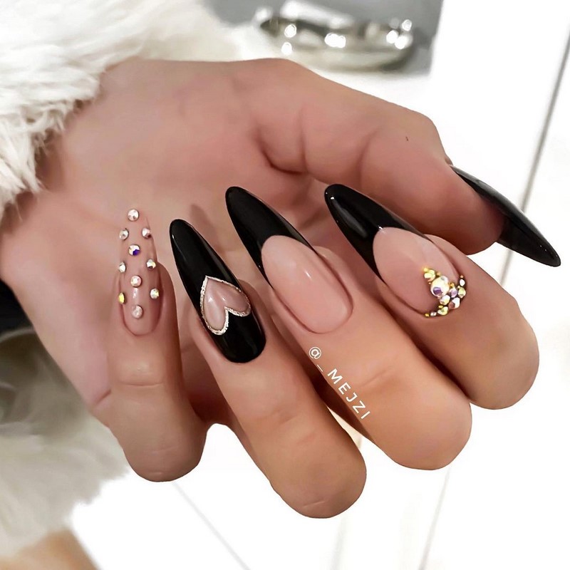 Маникюр зима 2026-2027: фото-новинки зимнего дизайна