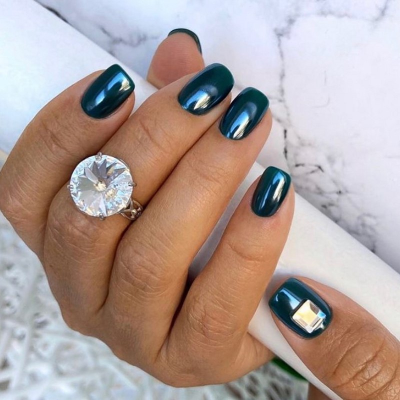 Маникюр зима 2026-2027: фото-новинки зимнего дизайна