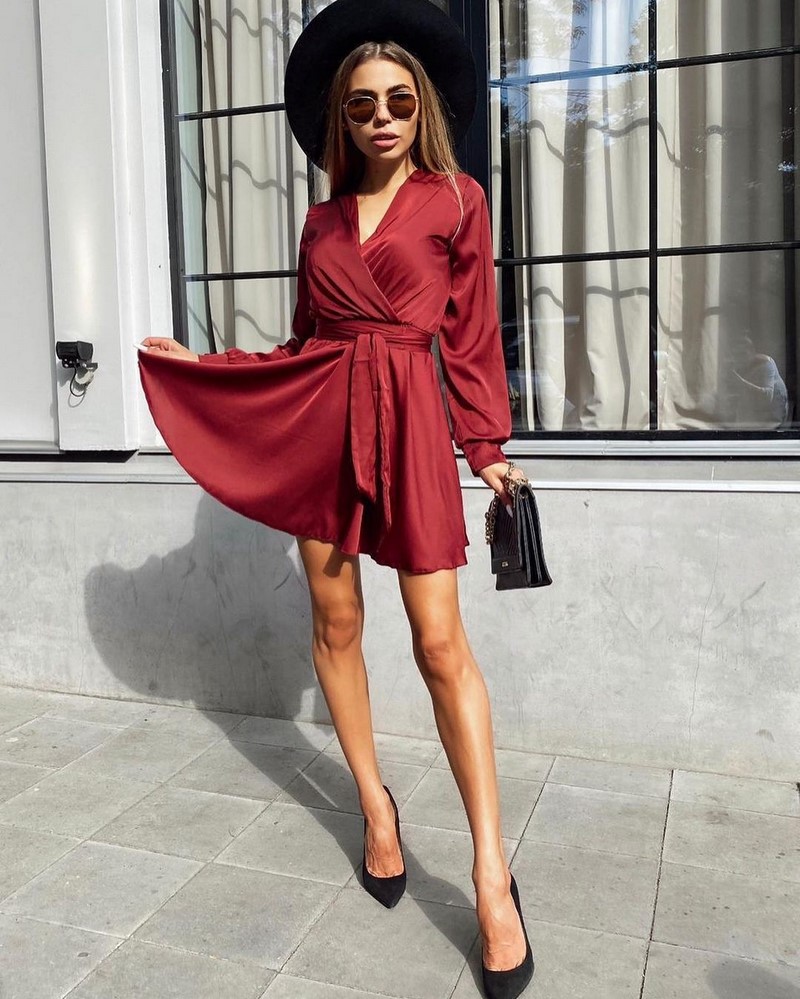 Платья на запах 2026: модные новинки в образах разных стилей