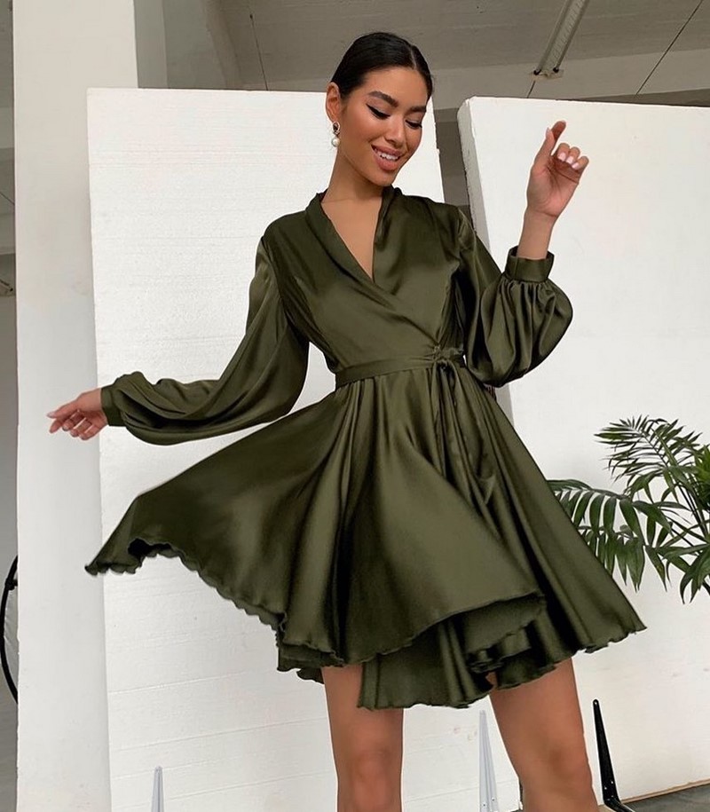 Платья на запах 2026: модные новинки в образах разных стилей