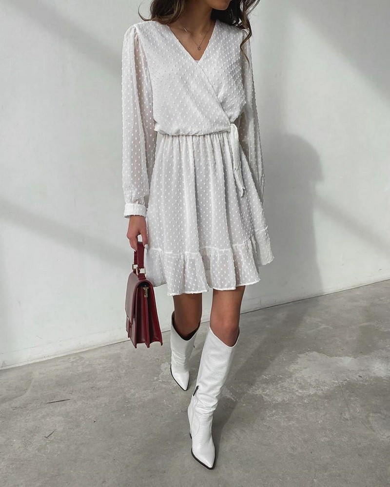 Платья на запах 2026: модные новинки в образах разных стилей