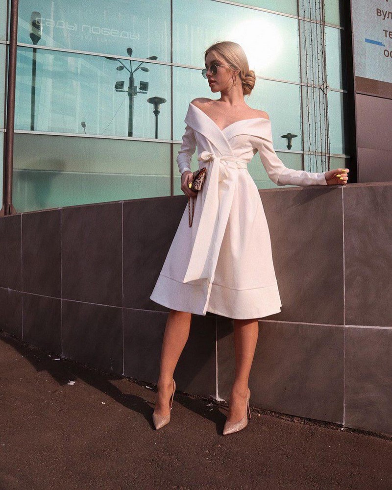 Платья на запах 2026: модные новинки в образах разных стилей