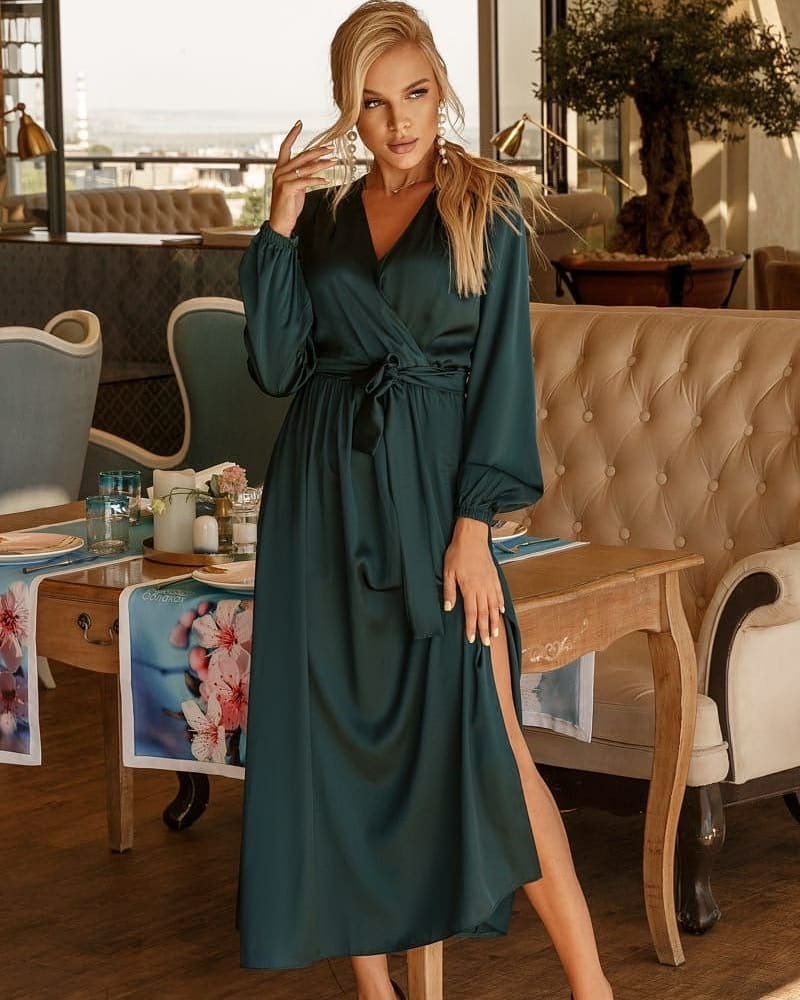 Платья на запах 2026: модные новинки в образах разных стилей