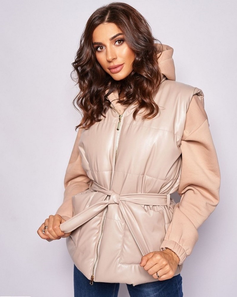 Модные жилеты 2026: тренды и новинки женских жилеток на фото