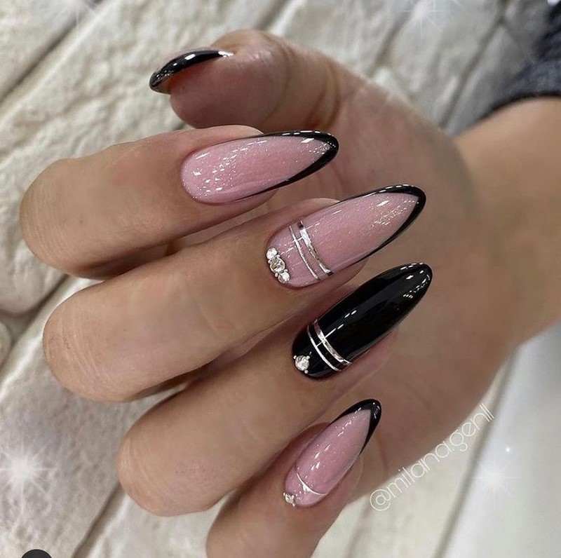 Блестящий маникюр с фольгой 2026 года: лучшие идеи дизайна ногтей с фольгой — фото