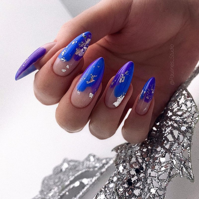 Блестящий маникюр с фольгой 2026 года: лучшие идеи дизайна ногтей с фольгой — фото