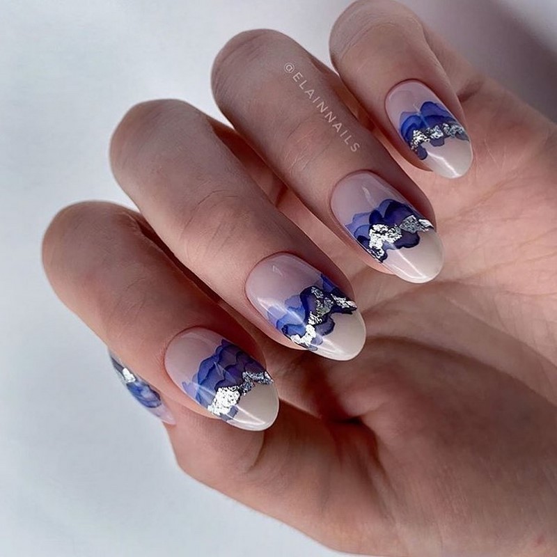 Блестящий маникюр с фольгой 2026 года: лучшие идеи дизайна ногтей с фольгой — фото