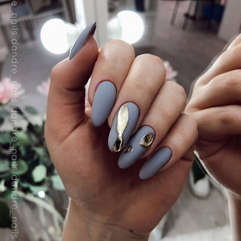 Блестящий маникюр с фольгой 2026 года: лучшие идеи дизайна ногтей с фольгой — фото