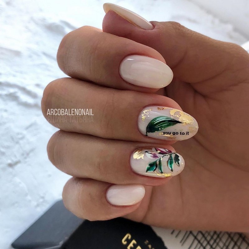 Блестящий маникюр с фольгой 2026 года: лучшие идеи дизайна ногтей с фольгой — фото