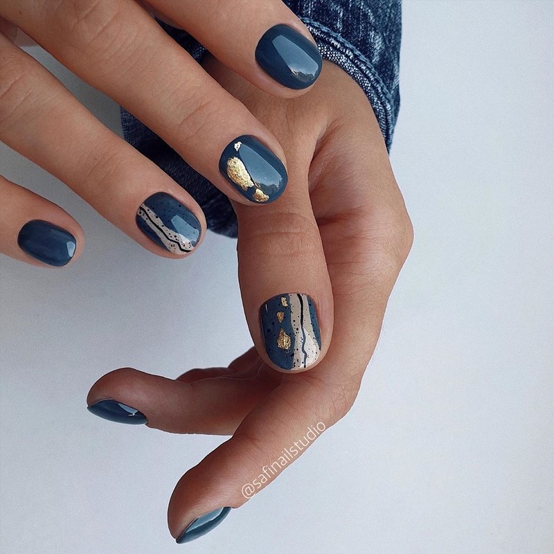 Блестящий маникюр с фольгой 2026 года: лучшие идеи дизайна ногтей с фольгой — фото