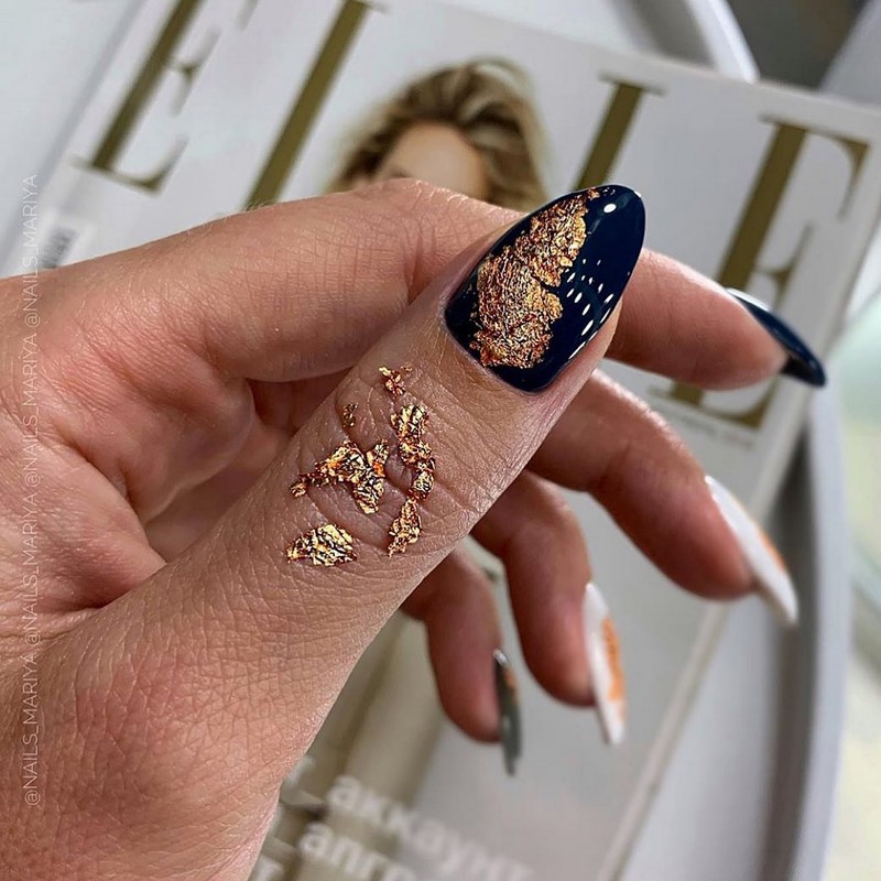 Блестящий маникюр с фольгой 2026 года: лучшие идеи дизайна ногтей с фольгой — фото