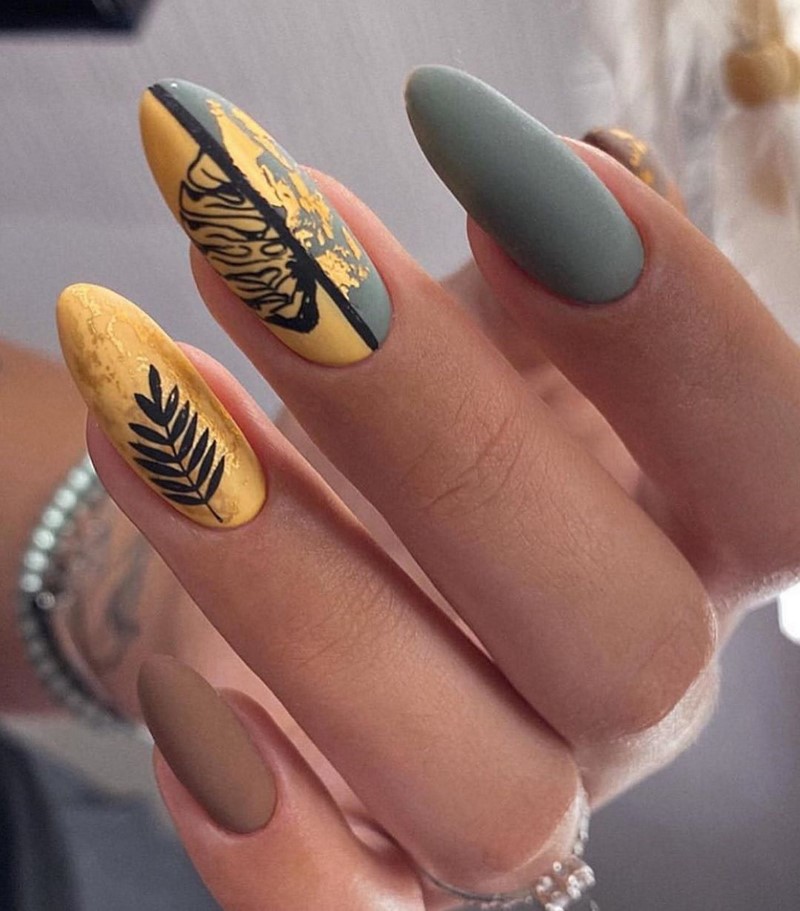 Блестящий маникюр с фольгой 2026 года: лучшие идеи дизайна ногтей с фольгой — фото