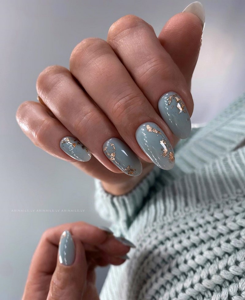 Блестящий маникюр с фольгой 2026 года: лучшие идеи дизайна ногтей с фольгой — фото