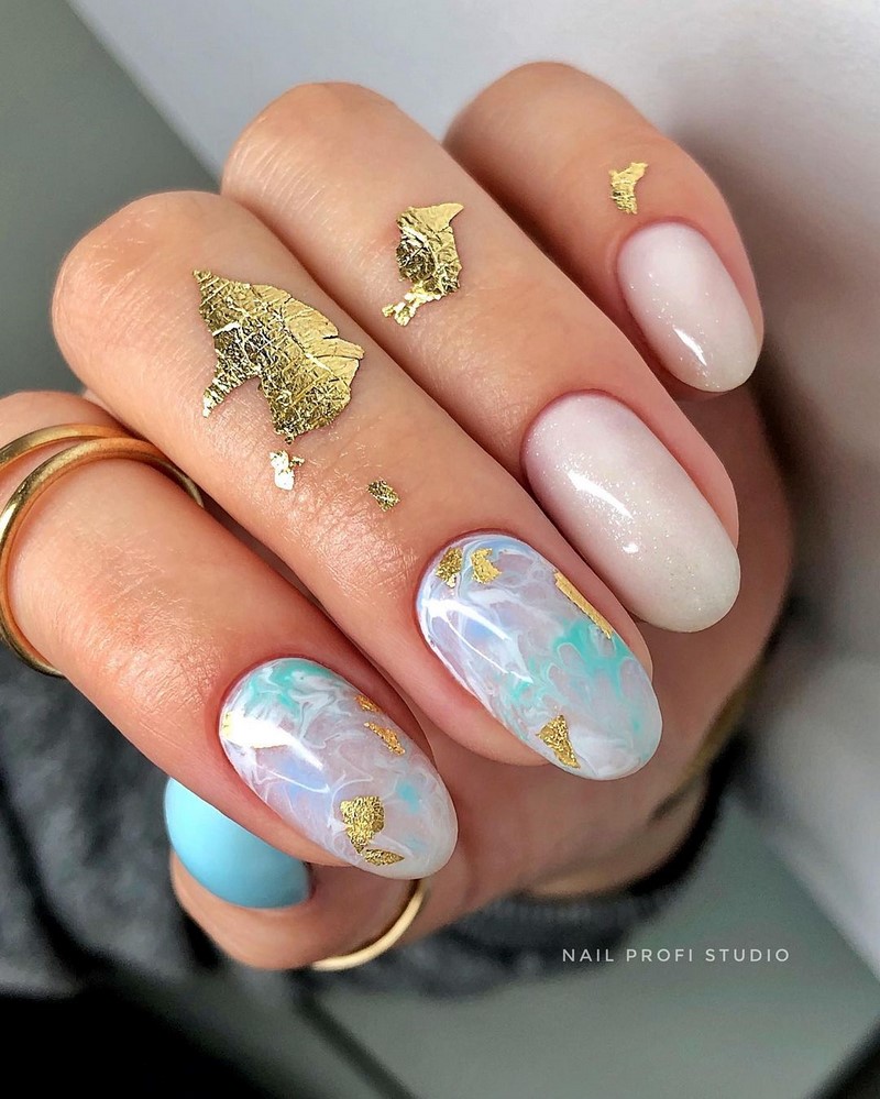 Блестящий маникюр с фольгой 2026 года: лучшие идеи дизайна ногтей с фольгой — фото