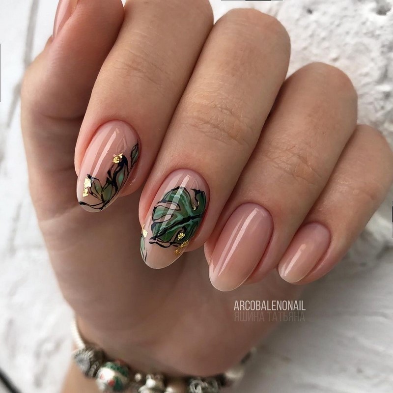 Блестящий маникюр с фольгой 2026 года: лучшие идеи дизайна ногтей с фольгой — фото