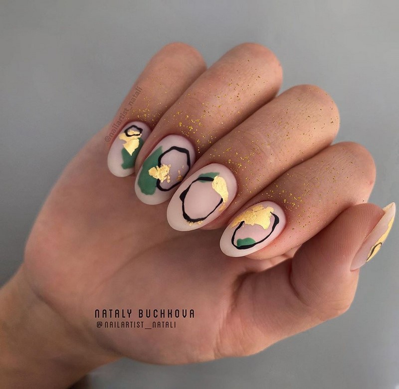 Блестящий маникюр с фольгой 2026 года: лучшие идеи дизайна ногтей с фольгой — фото