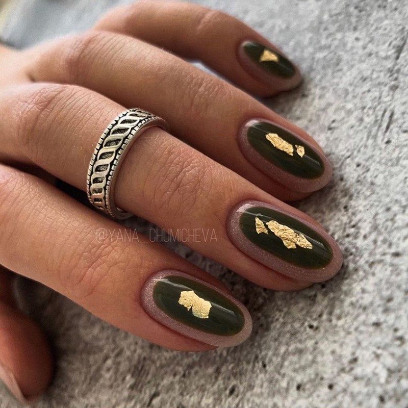 Блестящий маникюр с фольгой 2026 года: лучшие идеи дизайна ногтей с фольгой — фото