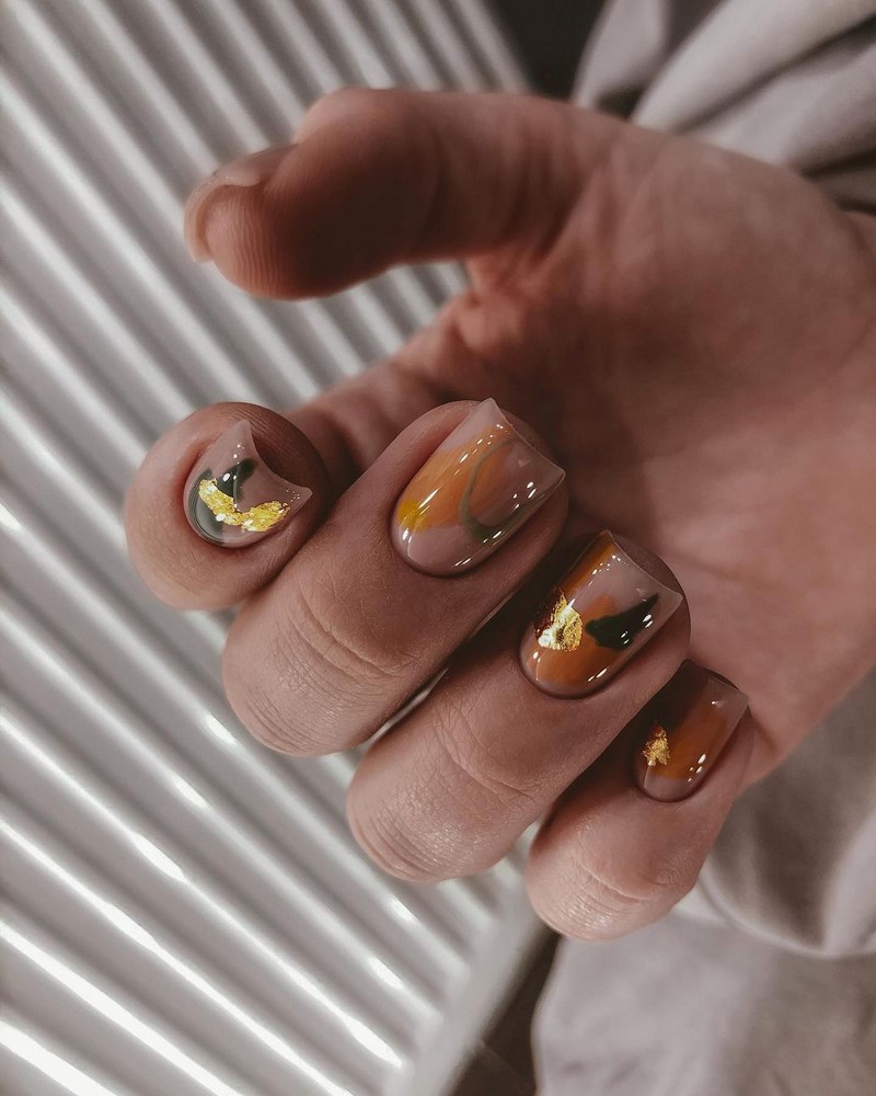 Блестящий маникюр с фольгой 2026 года: лучшие идеи дизайна ногтей с фольгой — фото