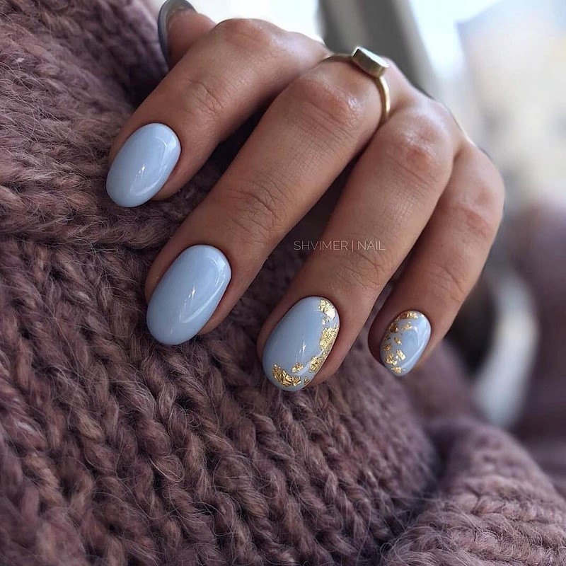 Блестящий маникюр с фольгой 2026 года: лучшие идеи дизайна ногтей с фольгой — фото