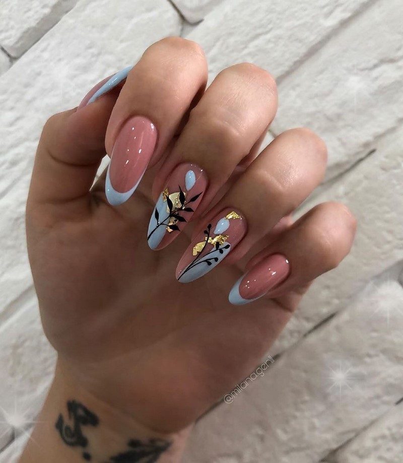 Блестящий маникюр с фольгой 2026 года: лучшие идеи дизайна ногтей с фольгой — фото