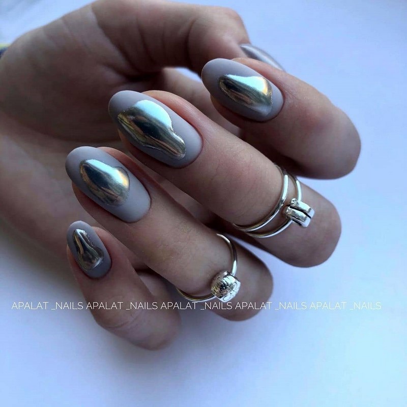 Блестящий маникюр с фольгой 2026 года: лучшие идеи дизайна ногтей с фольгой — фото