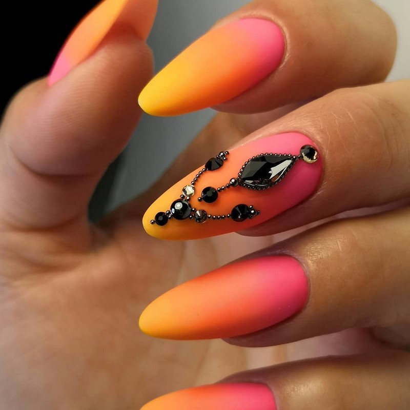 Суперновинки маникюра весна-лето 2026 – модные тренды сезонного дизайна ногтей