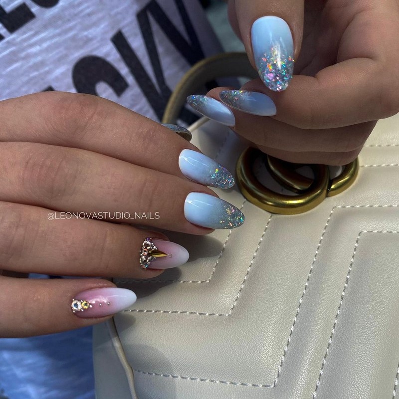 Суперновинки маникюра весна-лето 2026 – модные тренды сезонного дизайна ногтей