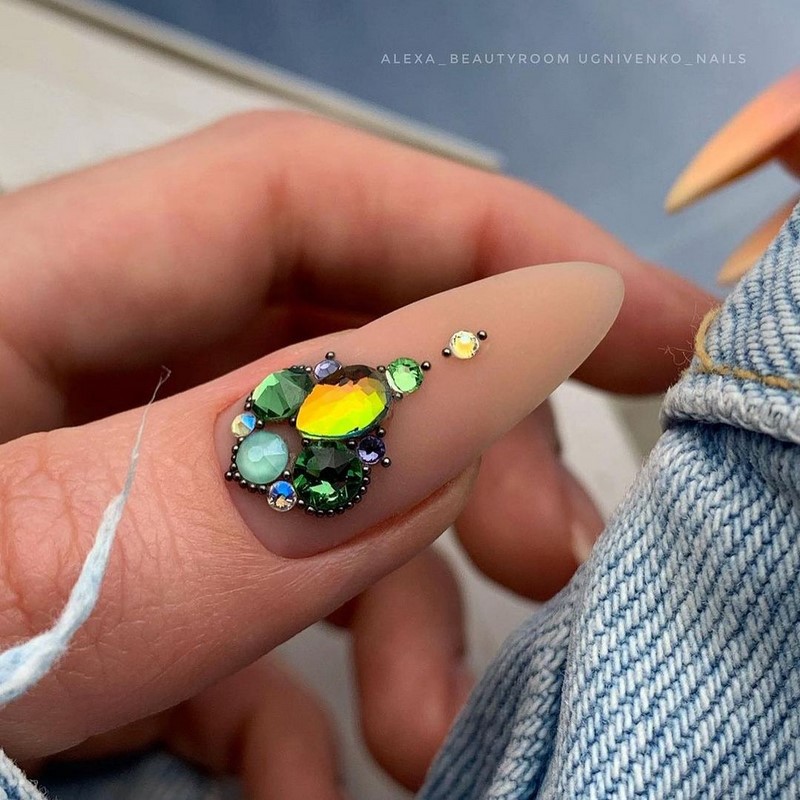 Суперновинки маникюра весна-лето 2026 – модные тренды сезонного дизайна ногтей