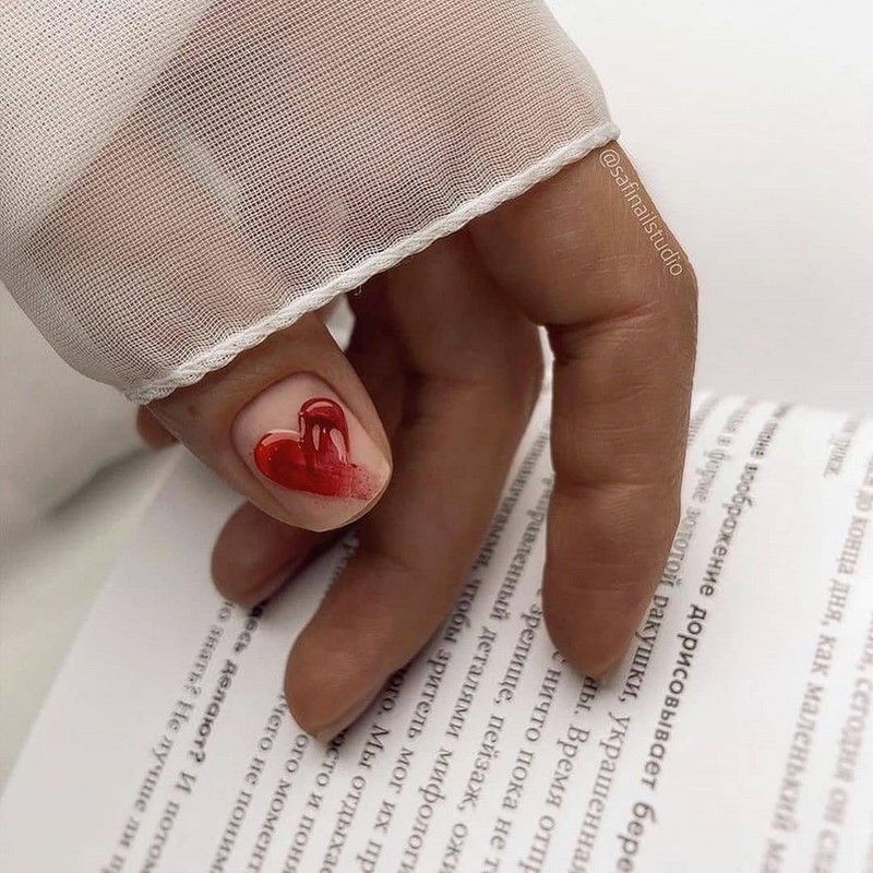 Стильный маникюр на короткие ногти 2026: лучшие идеи, новинки, тенденции — фото