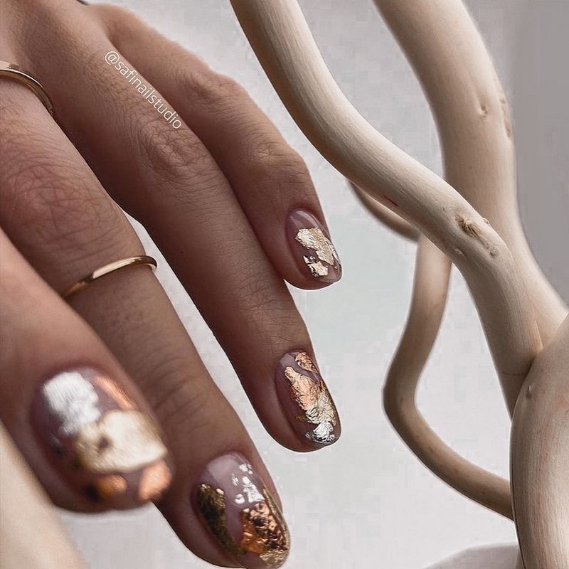 Стильный маникюр на короткие ногти 2026: лучшие идеи, новинки, тенденции — фото