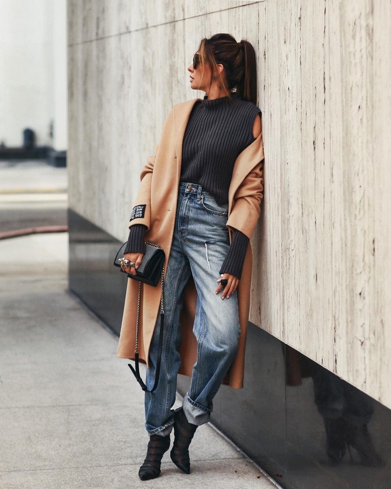 Стильные женские джинсы бойфренды 2026 года: модные образы, новинки, тренды — фото