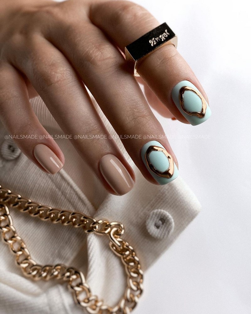 Стильный маникюр на короткие ногти 2026: лучшие идеи, новинки, тенденции — фото