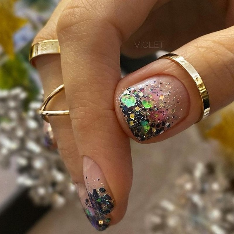 Стильный маникюр на короткие ногти 2026: лучшие идеи, новинки, тенденции — фото