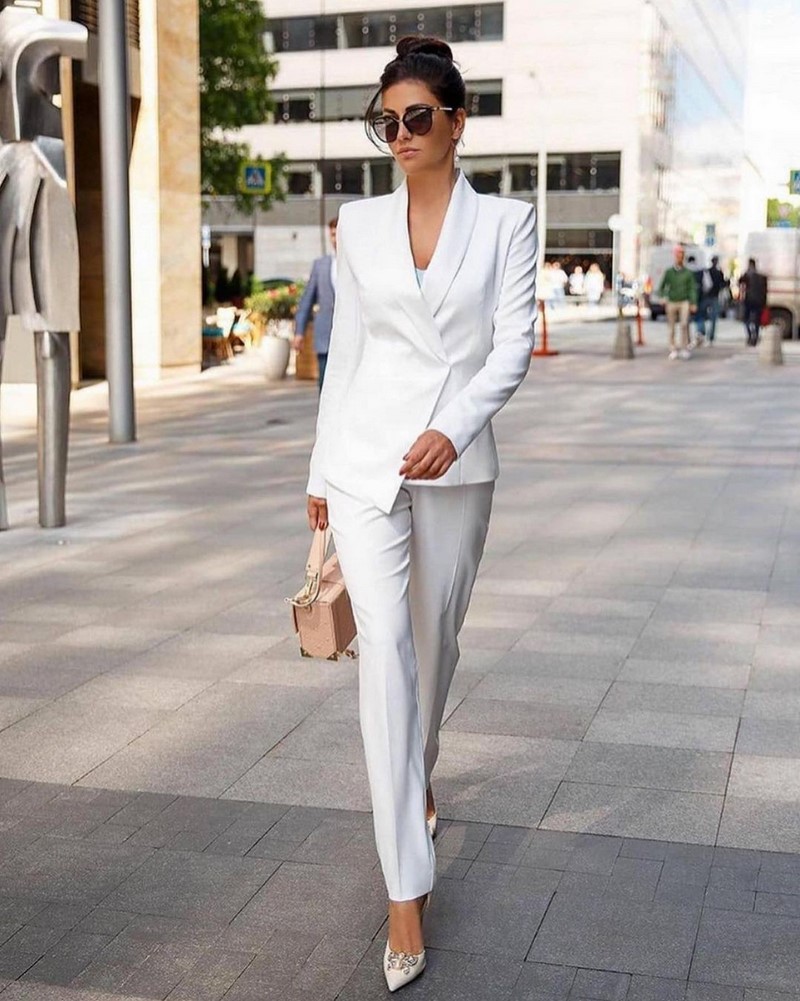 Все о базовом и капсульном гардеробе: актуальные примеры образов 2026