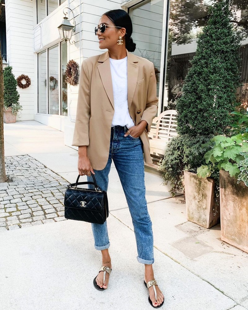 Стильные джинсы 2026 года: новинки, тренды, модные образы — фото