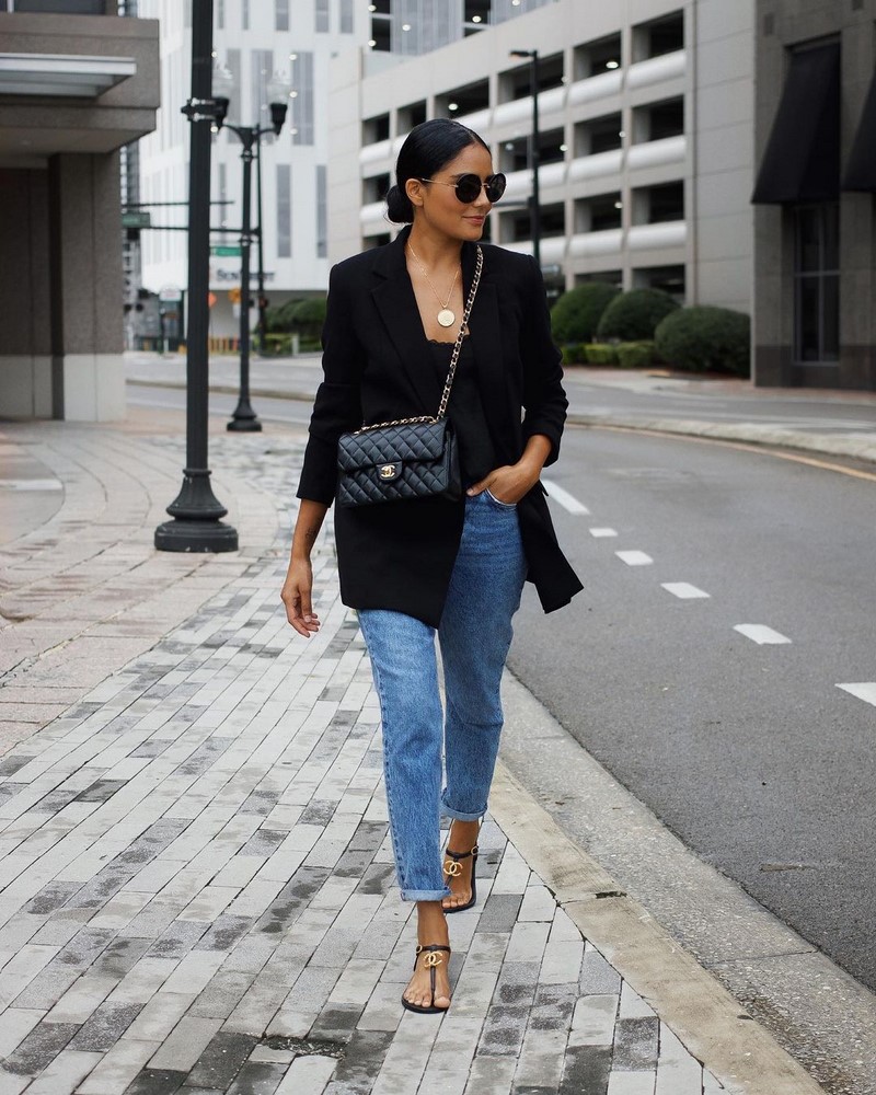 Все о базовом и капсульном гардеробе: актуальные примеры образов 2026