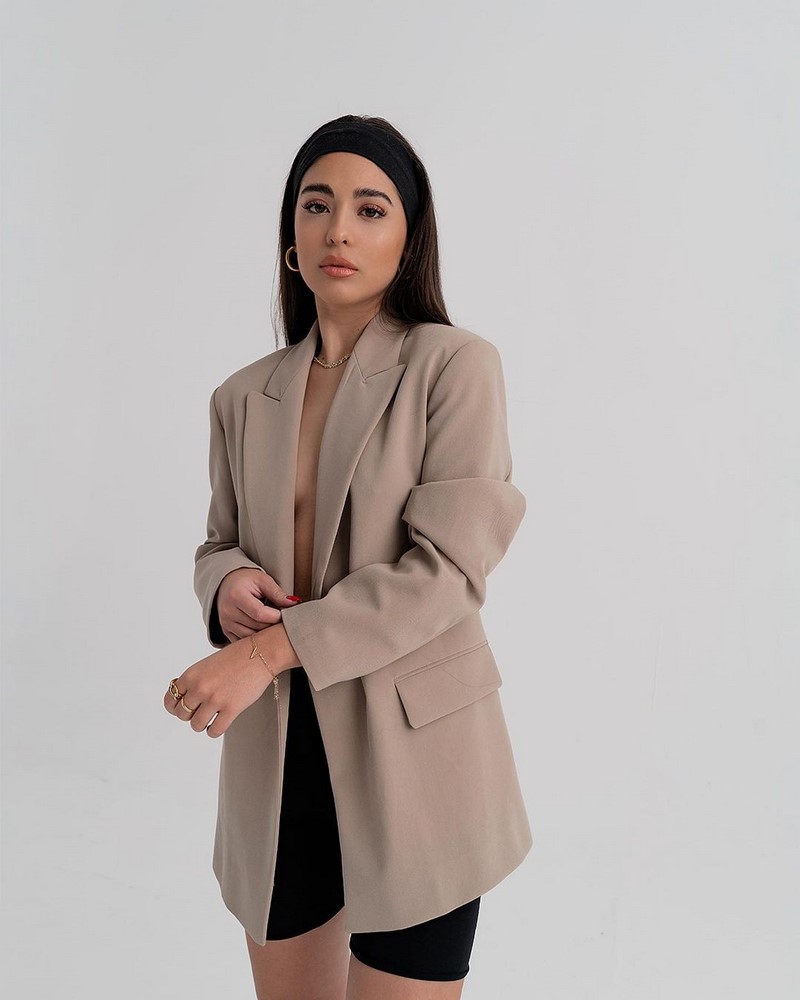 Все о базовом и капсульном гардеробе: актуальные примеры образов 2026