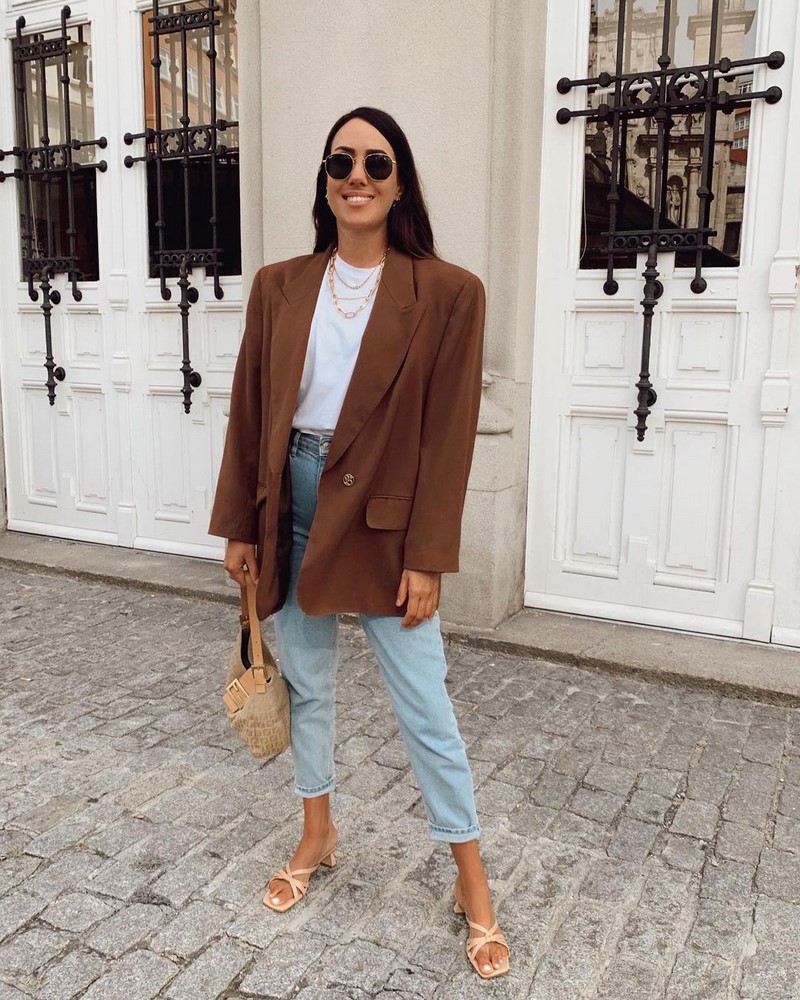 Все о базовом и капсульном гардеробе: актуальные примеры образов 2026