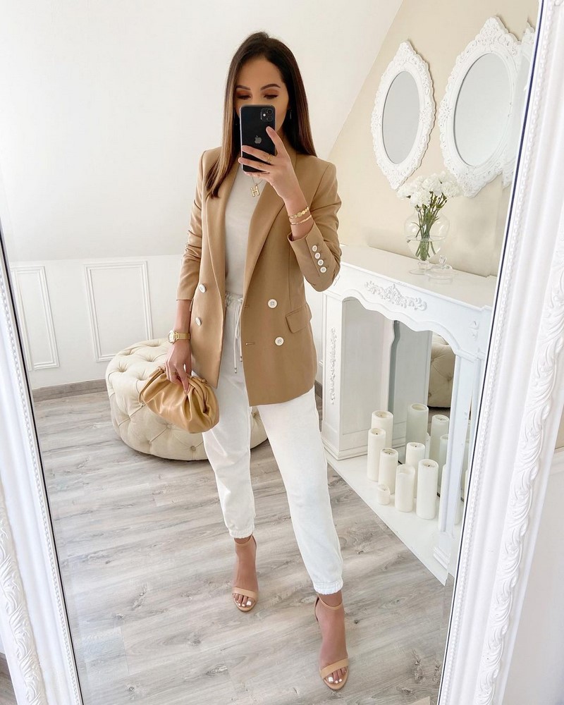 Все о базовом и капсульном гардеробе: актуальные примеры образов 2026