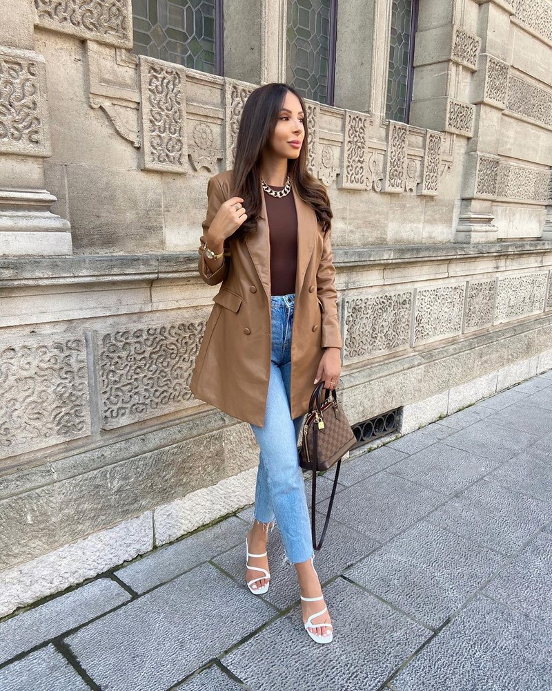 Все о базовом и капсульном гардеробе: актуальные примеры образов 2026