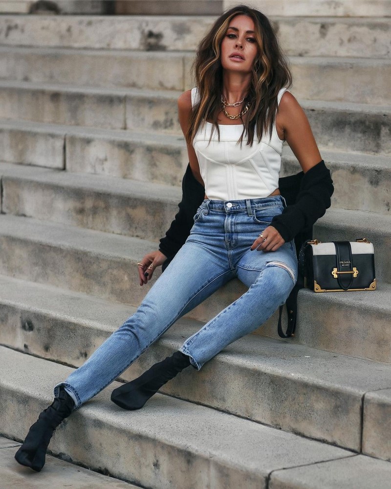 Все о базовом и капсульном гардеробе: актуальные примеры образов 2026